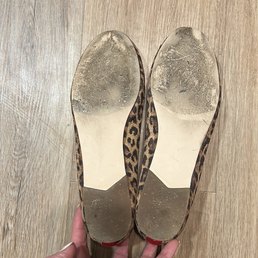 Kelsi Dagger Leopard Print Flats with Red Trim Runs small - Picture 4 of 14